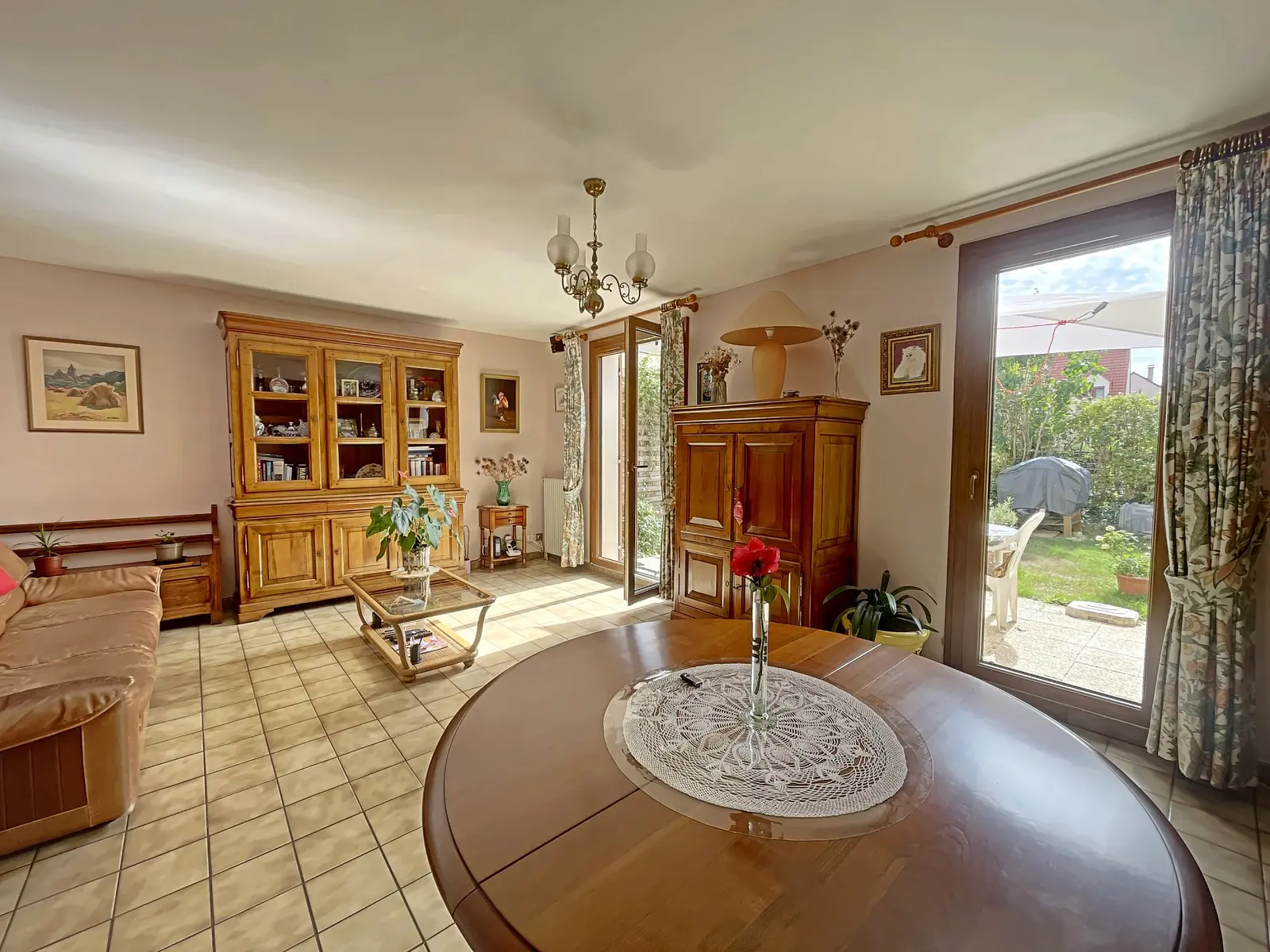 Photo Maison de ville de 81m2, avec 3 chambres et garage attenant