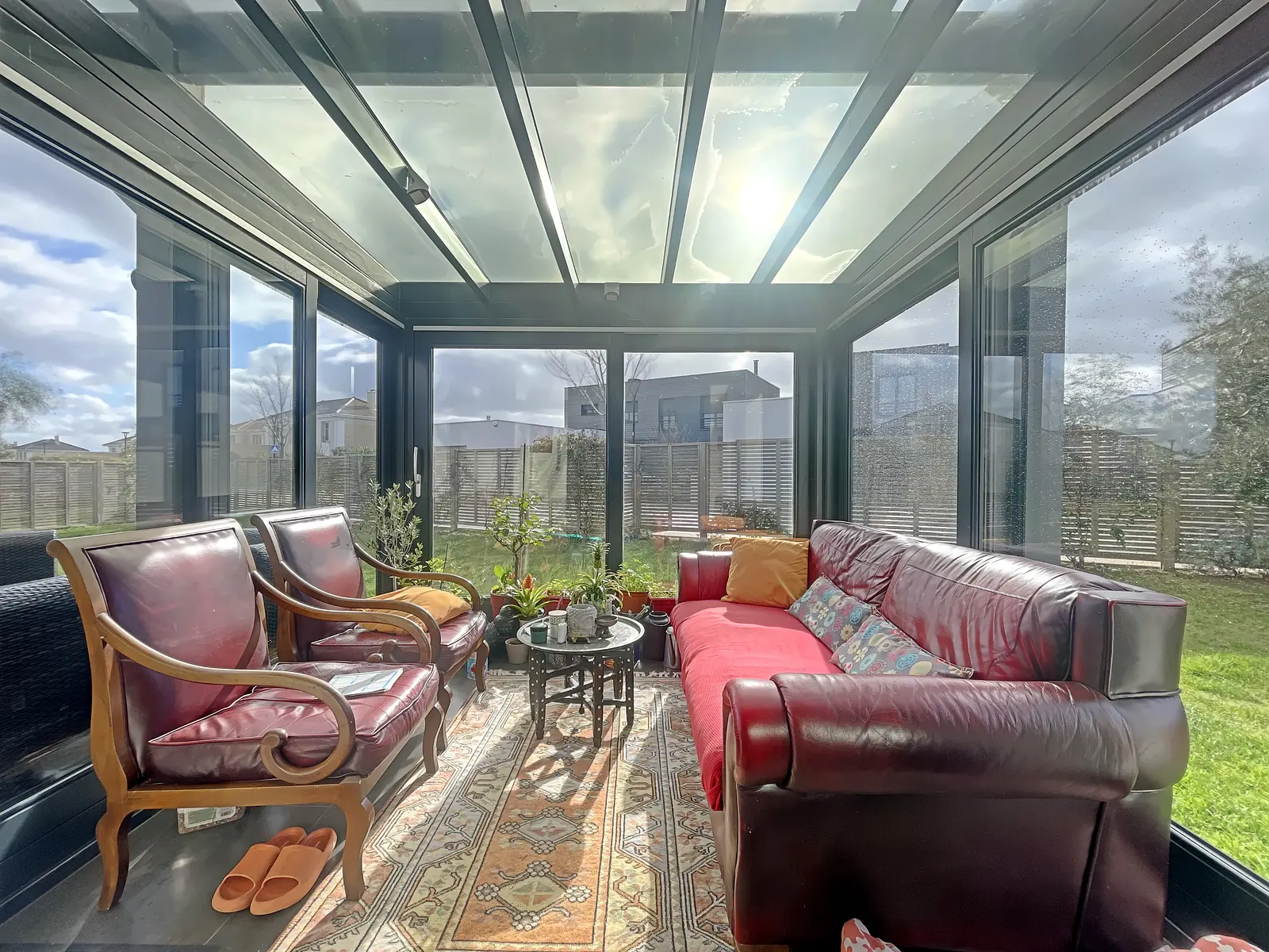 Photo Maison contemporaine de 155m2 avec véranda
