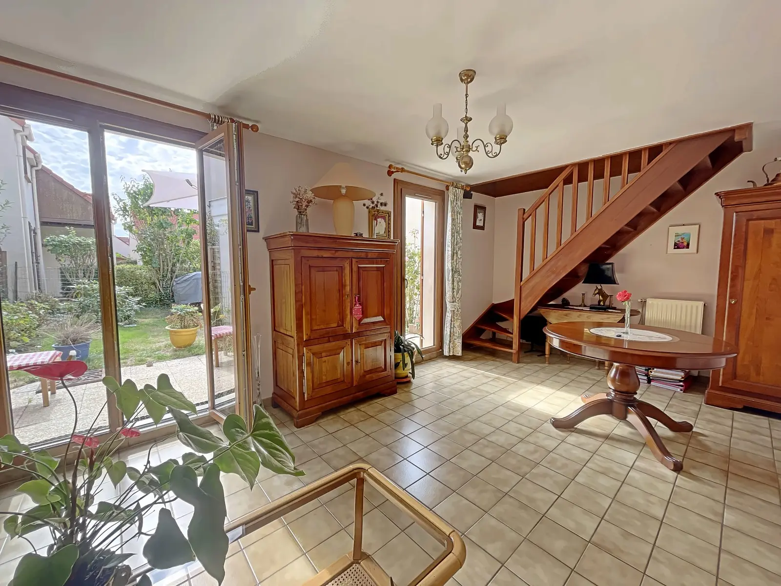 Photo Maison de ville de 81m2, avec 3 chambres et garage attenant