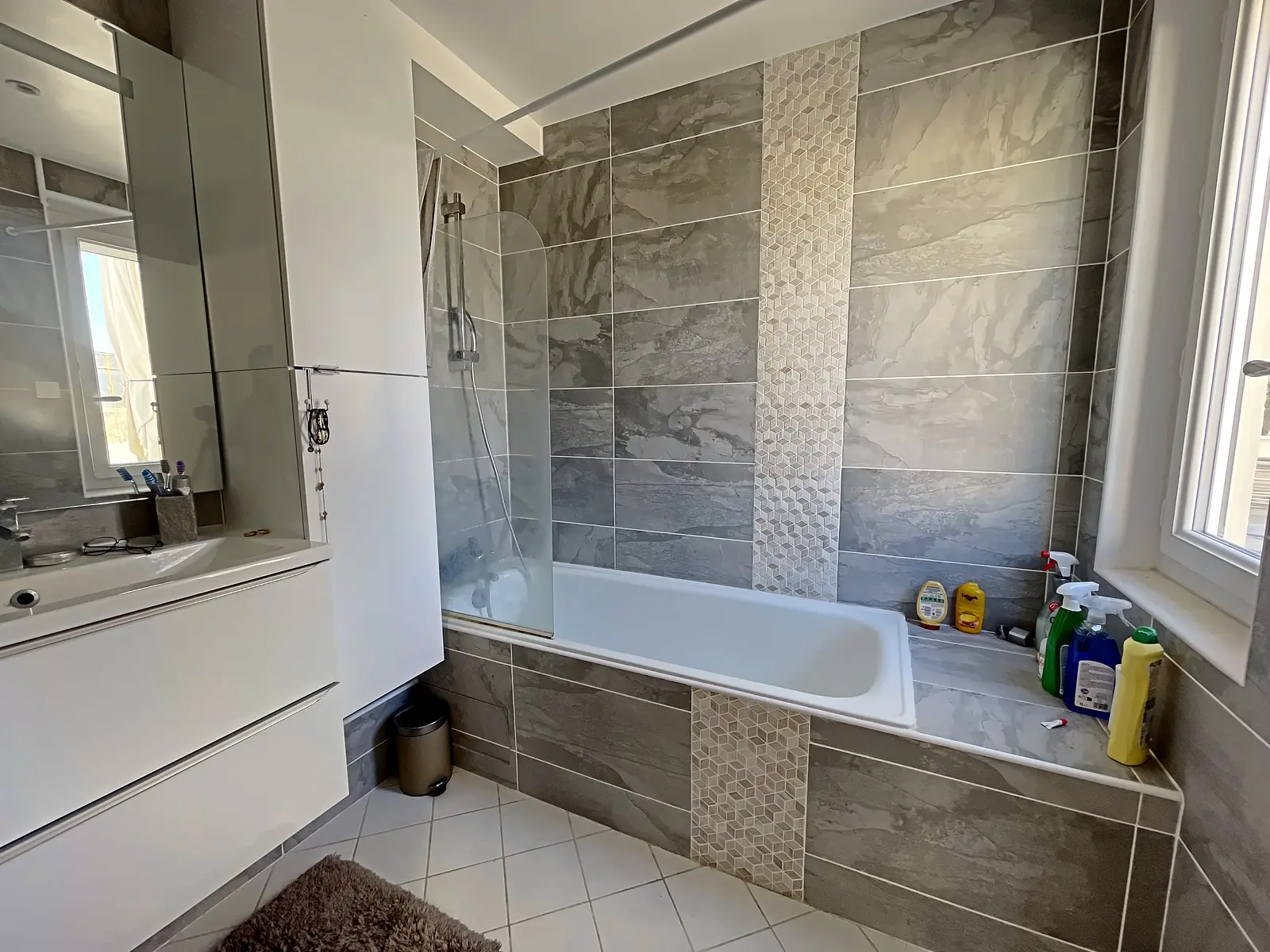 Photo Appartement T2 avec grande terrasse, parking, potentiel DPE C