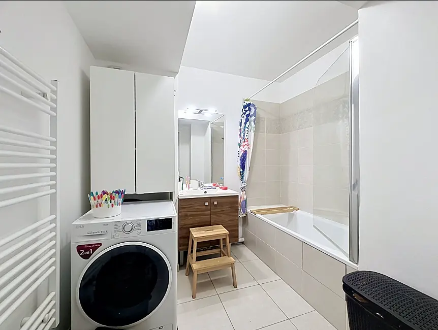 Photo Appartement T4 de 77m2, balcon, 2 parkings et une cave