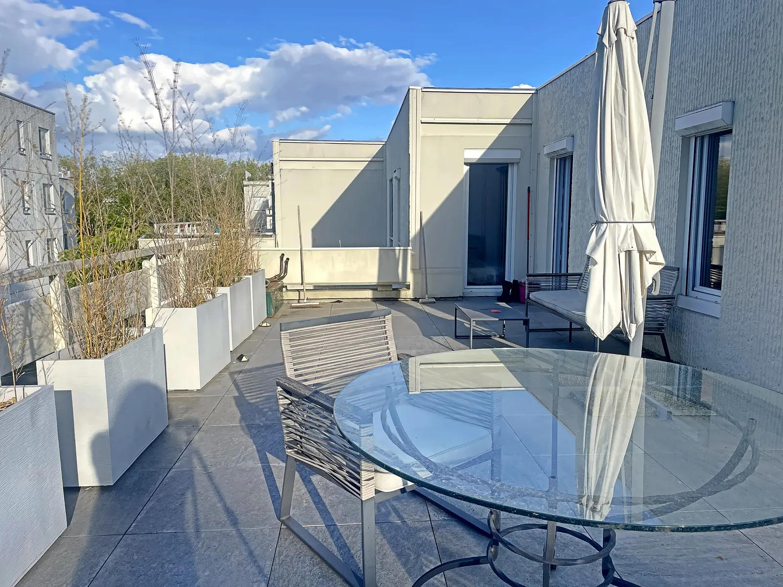 Photo Appartement T2 avec grande terrasse, parking, potentiel DPE C