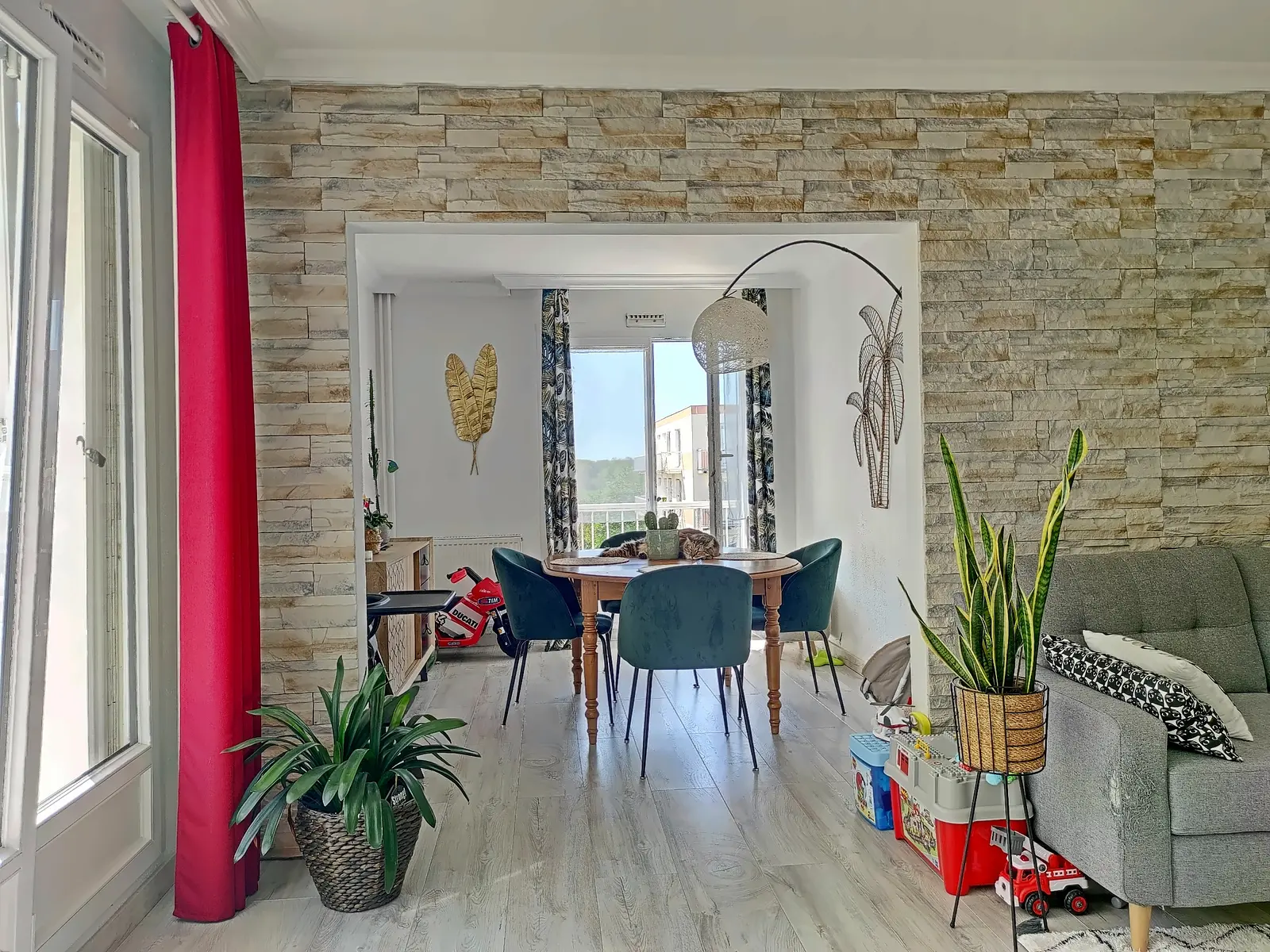 Photo Appartement T5 - 95m2 avec parking en sous-sol