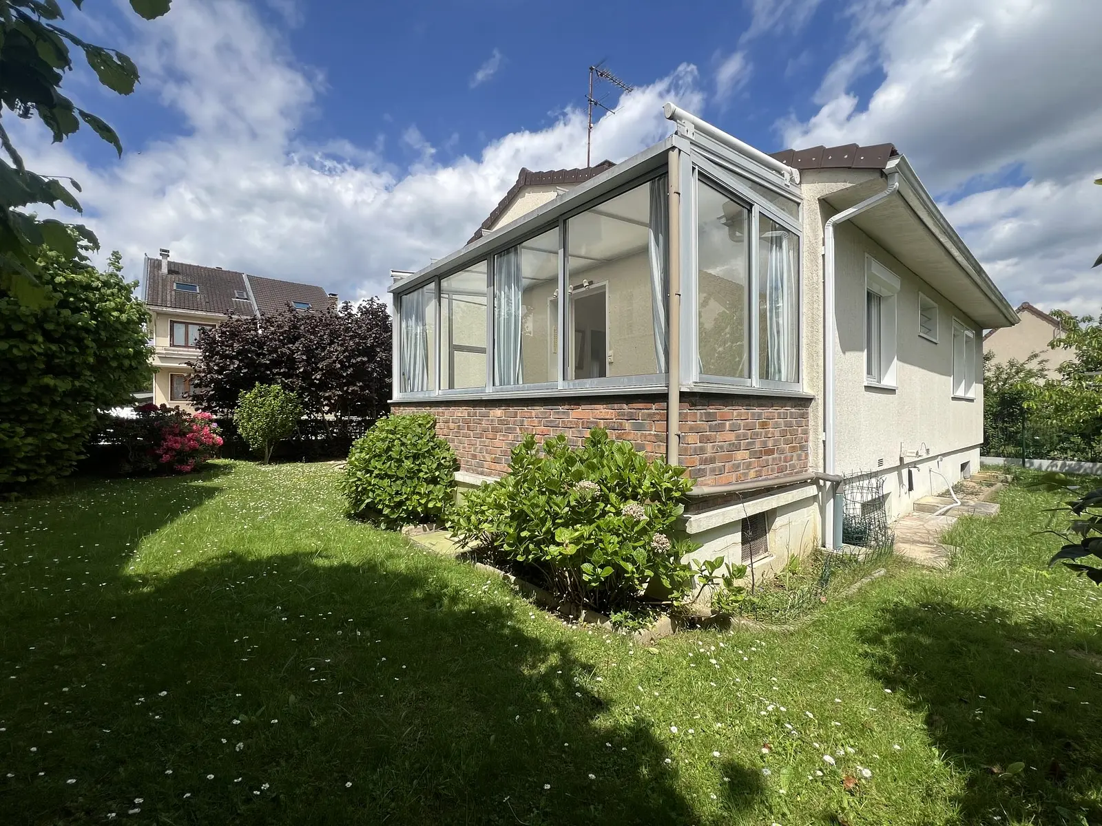 Photo Maison individuelle avec sous-sol total, DPE D