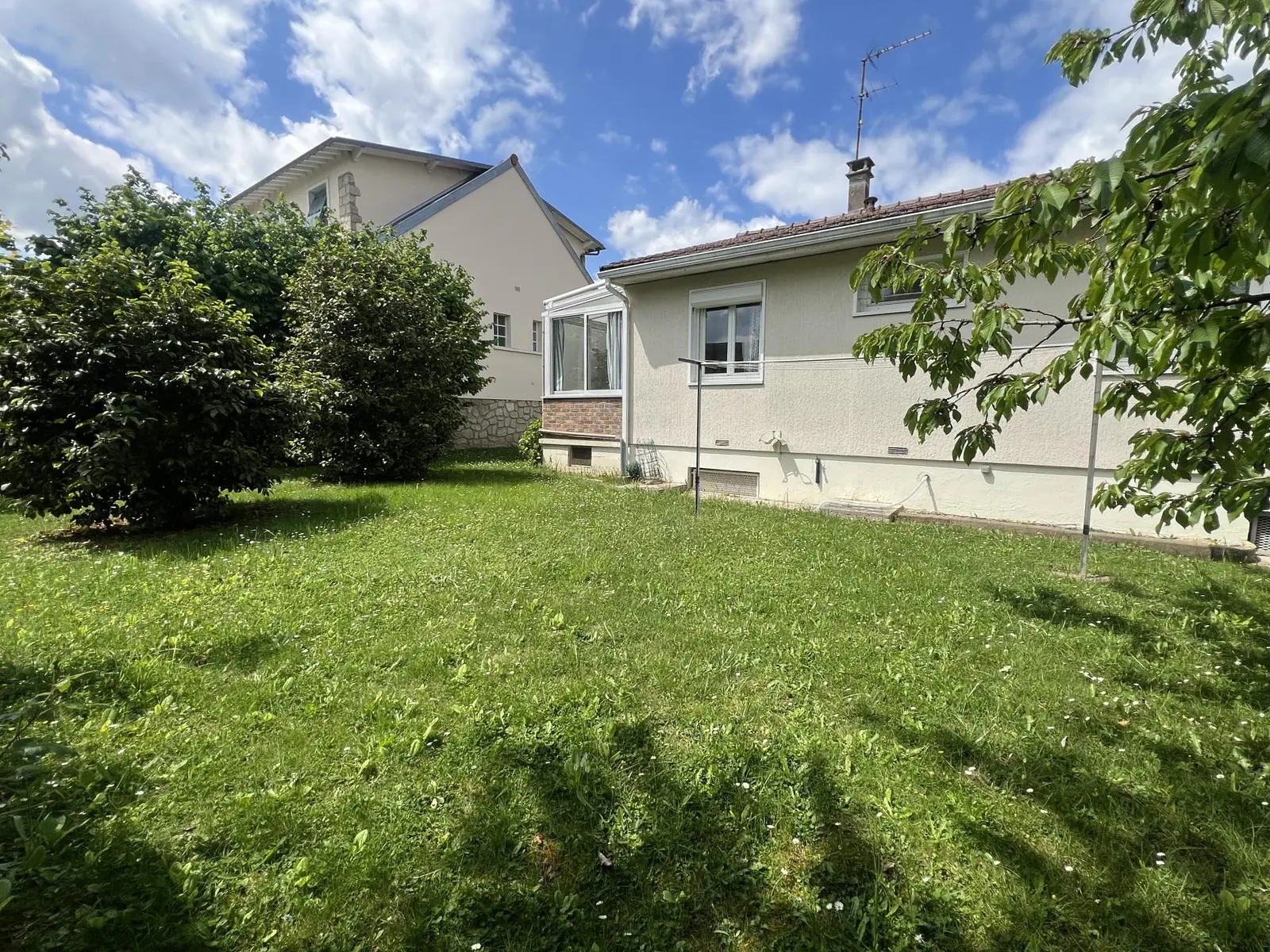 Photo Maison individuelle avec sous-sol total, DPE D
