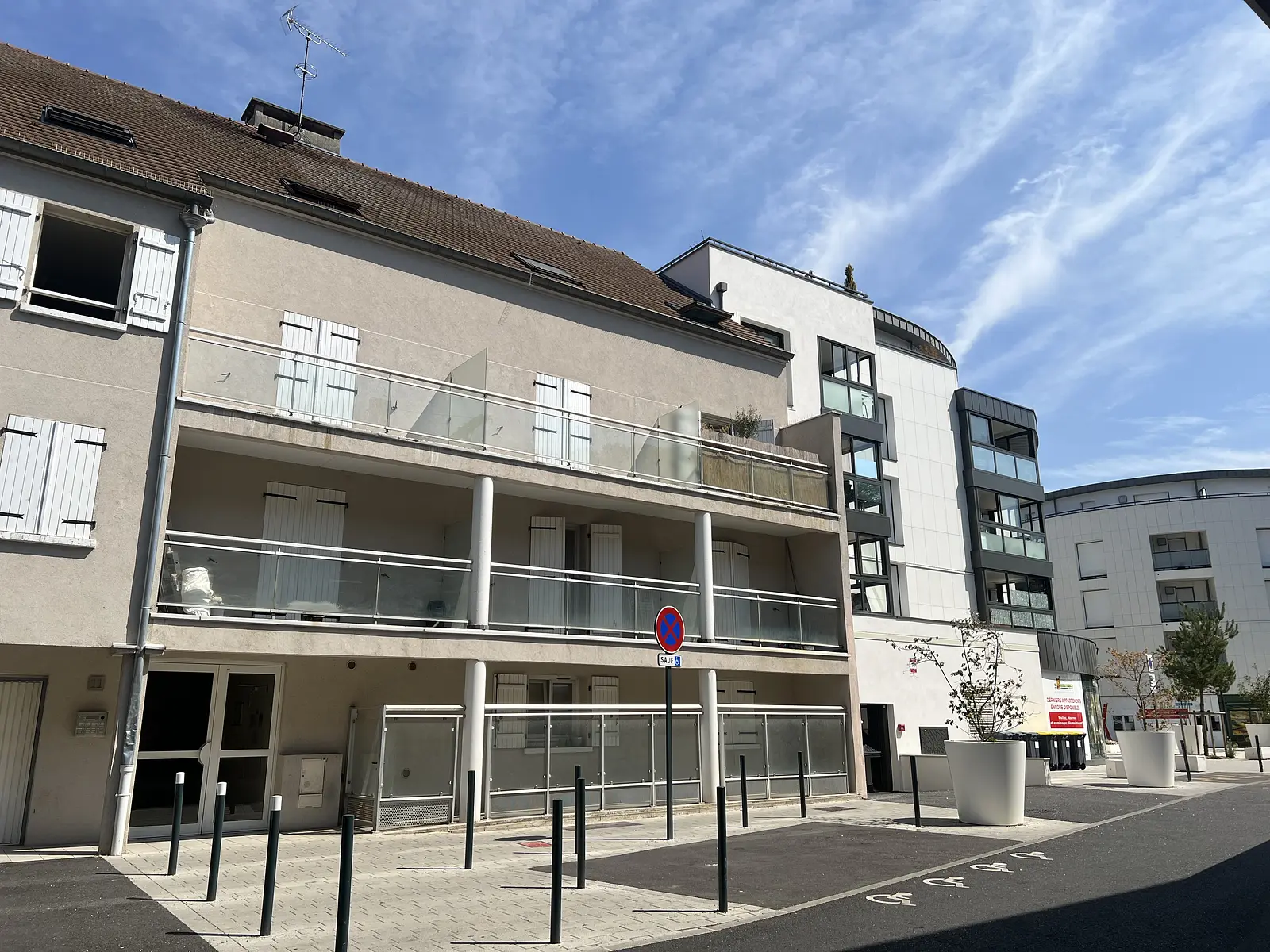 Photo Duplex de 40m2, face à la Gare St Cyr l'Ecole